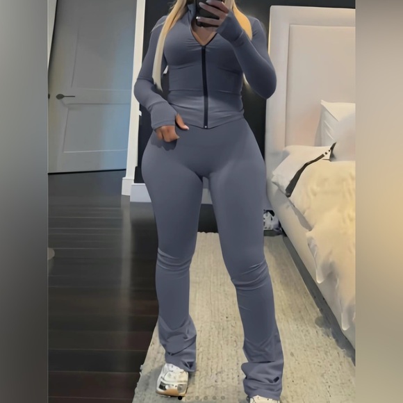 Grey workout 2 piece set - Picture 1 of 2